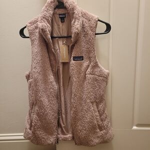 Patagonia Vest. Brand New/ tags. Rose colored. Size Small.